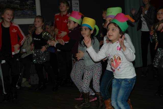 sinterklaasfeest-939 - Afbeelding 16 van 64